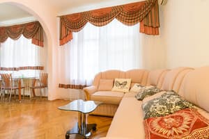 Квартира Best Rent. Квартира на площади Льва Толстого 4