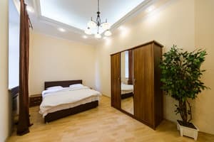 Квартира Best Rent. Квартира возле Арена Сити и Крещатика 8