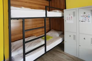 Хостел Light Life Hostel. Место в мужском 4-местном номере  4